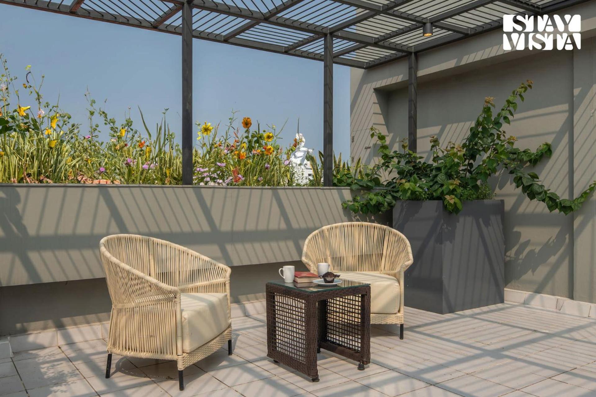 Stayvista At Nayak House With Terrace, Wi-fi Apartment